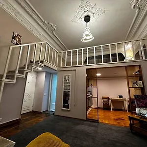 https://prestige-boutique.aboutbakuhotels.com